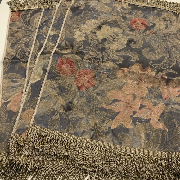 4 Placemat and Napkin Set - Picture 2 of 3